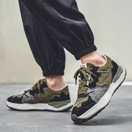 Jungle Lion Dynamic Sneakers