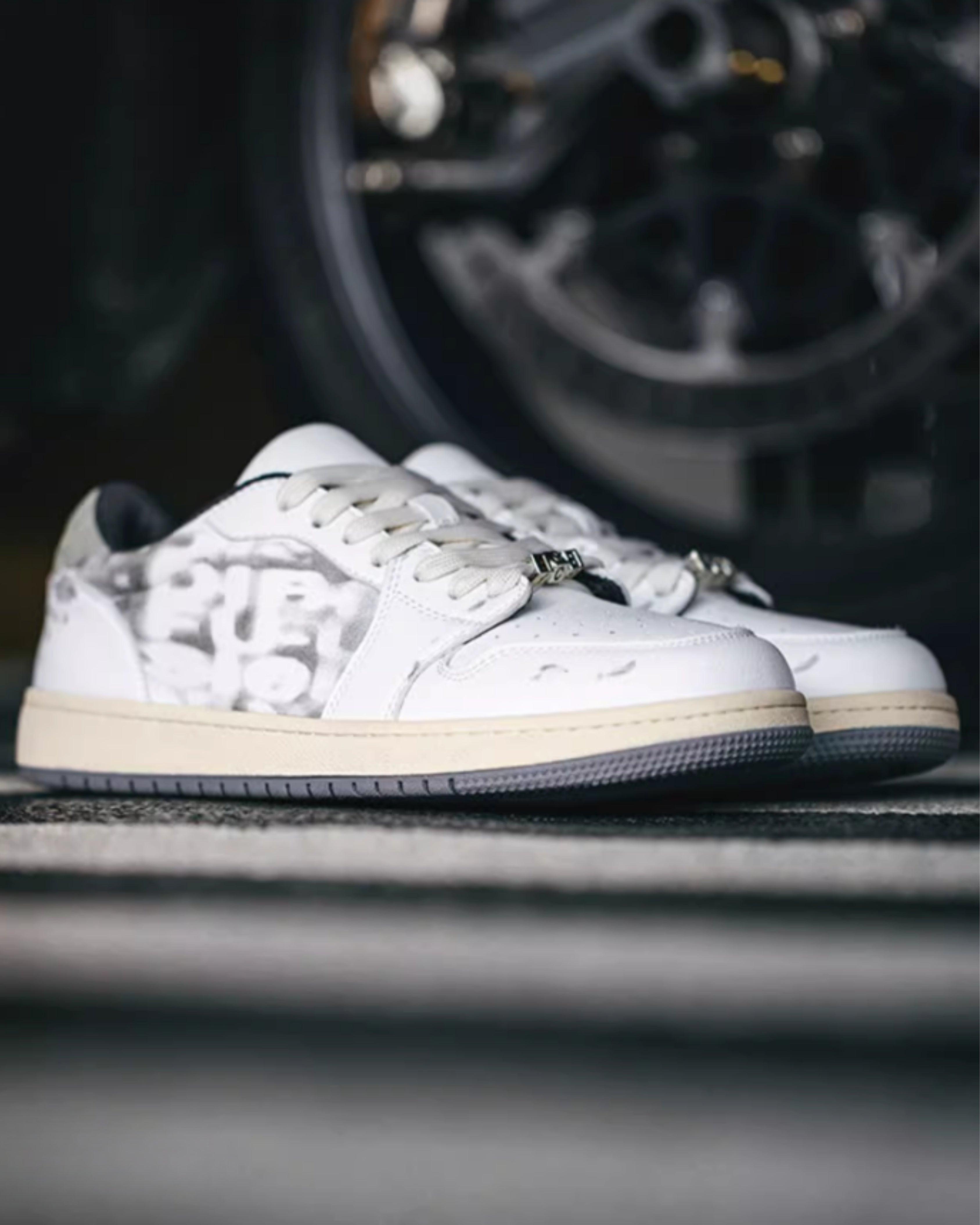 MRA Skateboard Sneaker